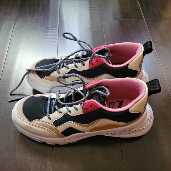 Zara Contrast Trf Sneakers Pink and Dark Blue Accents - Picture 2 of 11